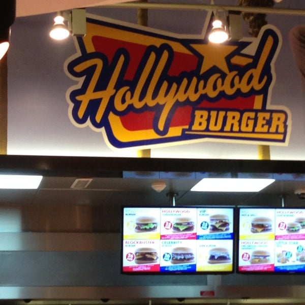 Foto diambil di Hollywood Burger هوليوود برجر oleh Shaiban pada 2/8/2013