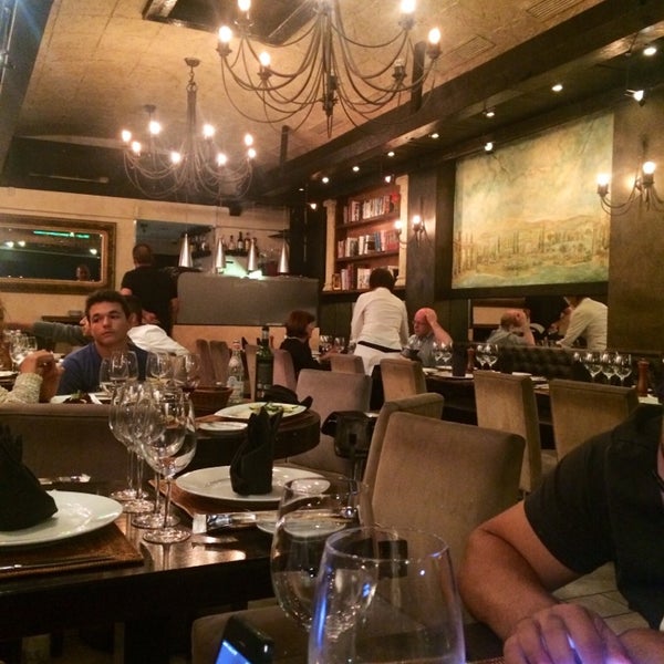 Foto diambil di Carpaccio ristorante italiano oleh Gutita P. pada 9/8/2014