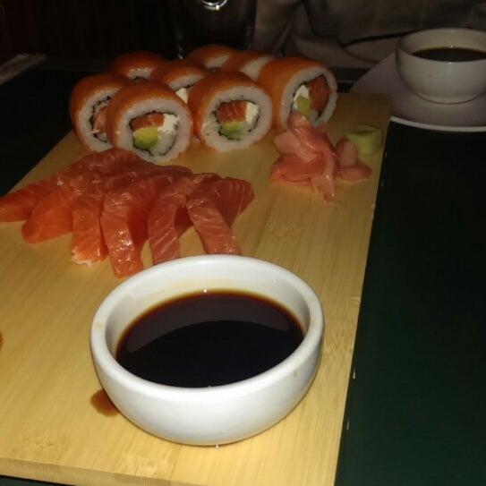 2/8/2014 tarihinde Katherina L.ziyaretçi tarafından Ohana Caldera sushi &amp; resto-bar'de çekilen fotoğraf