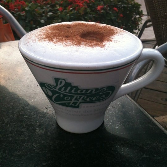 รูปภาพถ่ายที่ Lilian&#39;s Coffee&#39;s Ixtapa โดย Mayra F. เมื่อ 11/30/2012