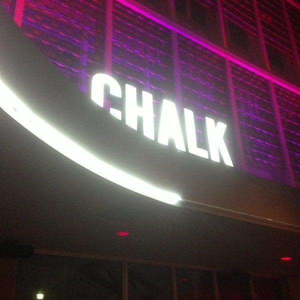 9/21/2013にHans B.がChalk Ping Pong &amp; Billiards Loungeで撮った写真