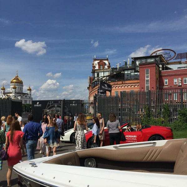 Das Foto wurde bei Московский речной императорский яхт-клуб by Burevestnik Group von Andrey K. am 6/19/2016 aufgenommen