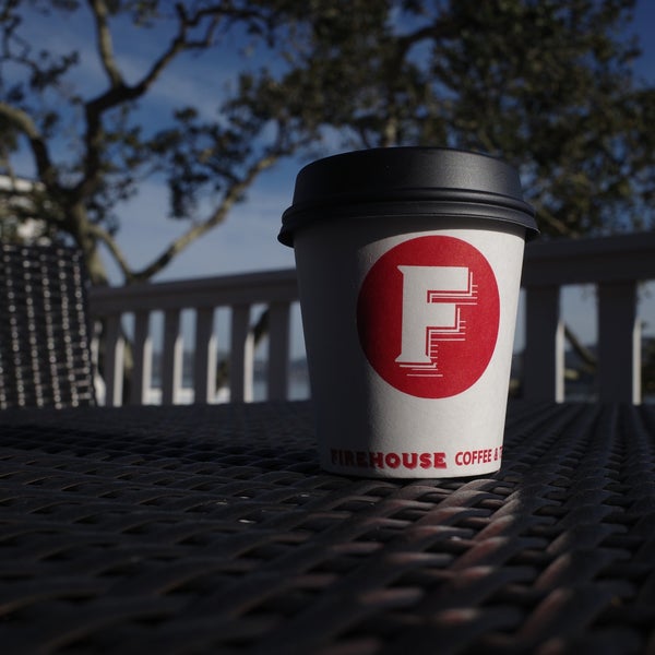 Foto tirada no(a) Firehouse Coffee &amp; Teas por Casey L. em 2/20/2023