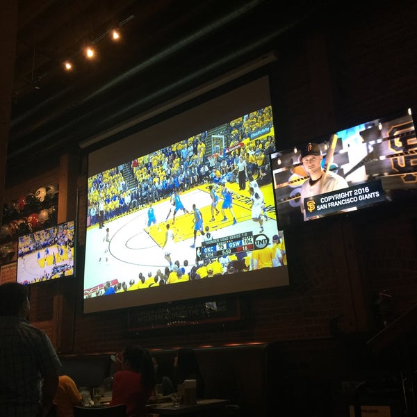 5/19/2016 tarihinde Mike C.ziyaretçi tarafından Pete&#39;s Tavern'de çekilen fotoğraf