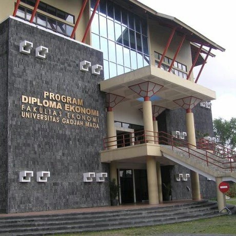 Fakultas ekonomi dan bisnis ugm