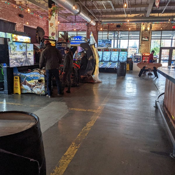 10/30/2021 tarihinde D F.ziyaretçi tarafından Boxcar Bar + Arcade'de çekilen fotoğraf