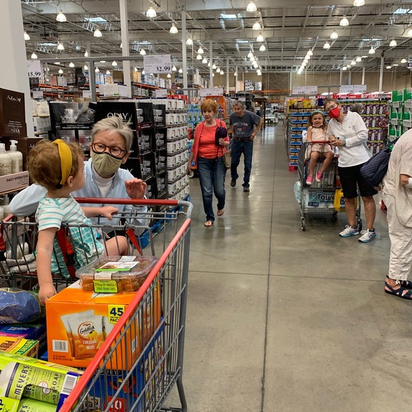 Costco on veterans day