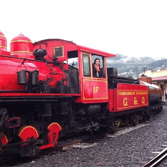 รูปภาพถ่ายที่ Estación de Tren Chimbacalle โดย Ivana P. เมื่อ 2/11/2013