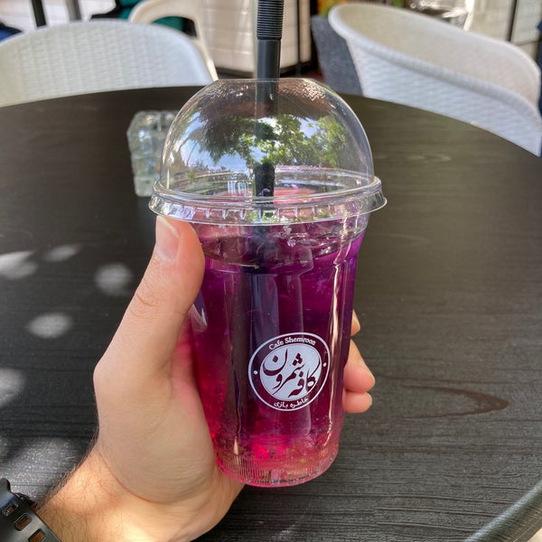 Shemroon Café Ice Cream and Juice Bar بستنی و آبمیوه کافه شمرون