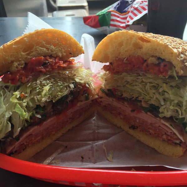 9/4/2015 tarihinde Cesar R.ziyaretçi tarafından Meat Hook Sandwich'de çekilen fotoğraf