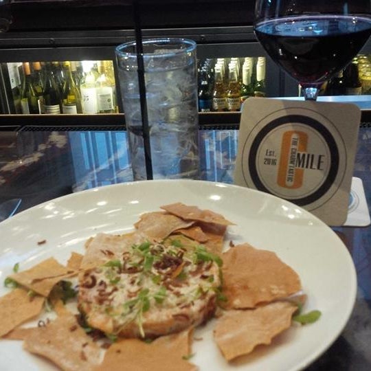 The B&O Brasserie in the Hotel Monaco is a cosmopolitan NYC style restaurant. The Salmon Tar Tar was amazing with the Michael Mondavi Napa Merlot. They have great entrees and brick oven pizzas.