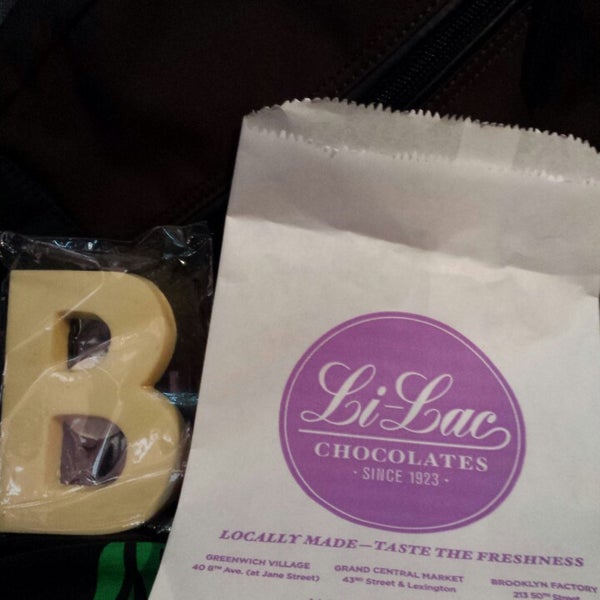 Das Foto wurde bei Li-Lac Chocolates von Suzin am 11/1/2013 aufgenommen