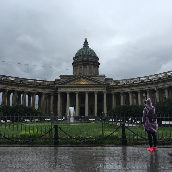 Фонтан у Казанского собора