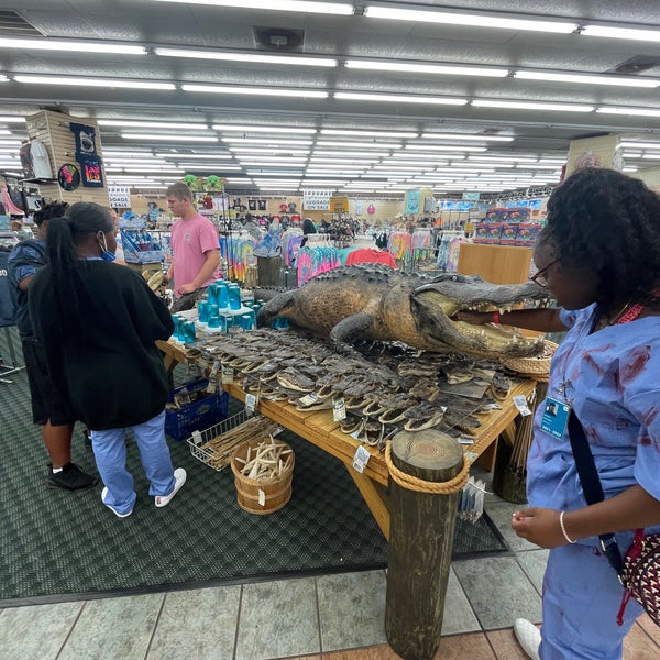 Bargain World West Gift Shop 1 tip from 119 visitors