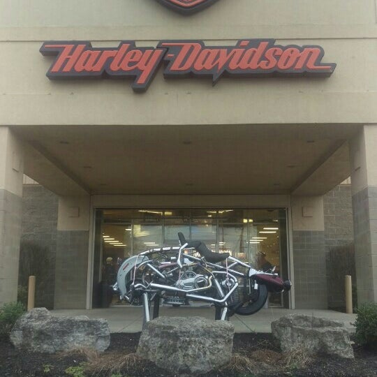 1/3/2016에 Chrisito님이 Harley-Davidson of Cincinnati에서 찍은 사진