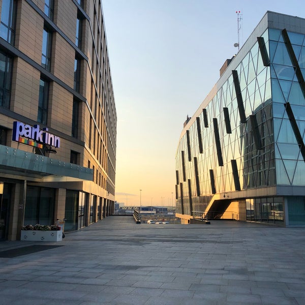 รูปภาพถ่ายที่ Cosmos Saint-Petersburg Pulkovo Airport โดย Lidia T. เมื่อ 8/4/2018