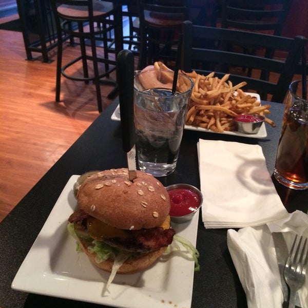 Photo taken at Stuft Burger Bar by Anya on 11/15/2014