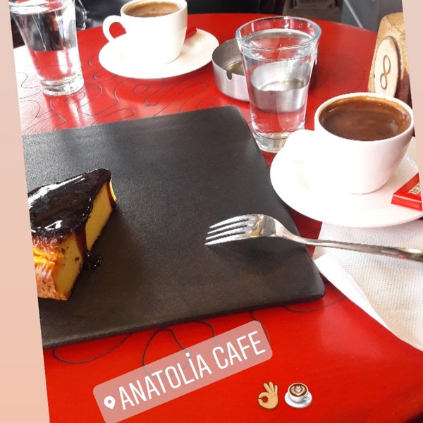 Снимок сделан в Anatolia Cafe &amp; Bistro пользователем Adnan C. 2/12/2019