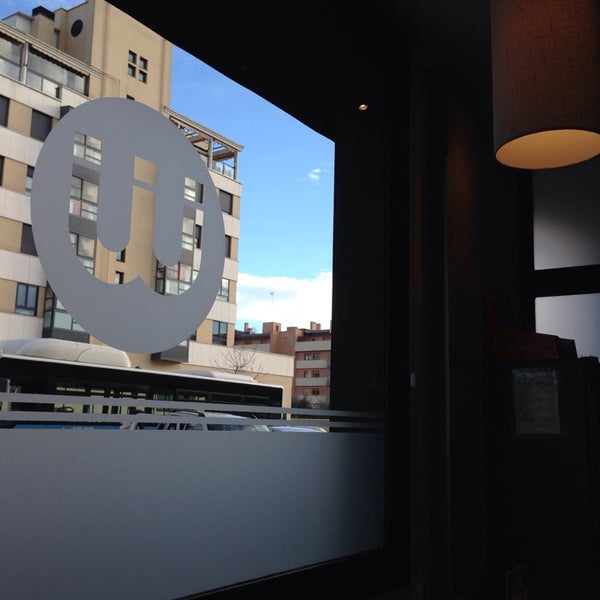 รูปภาพถ่ายที่ Slow Madrid restaurante โดย Andres F. เมื่อ 1/24/2014
