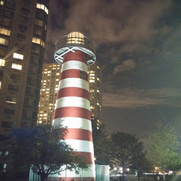 Newport Lighthouse Park Lighthouse in Newport