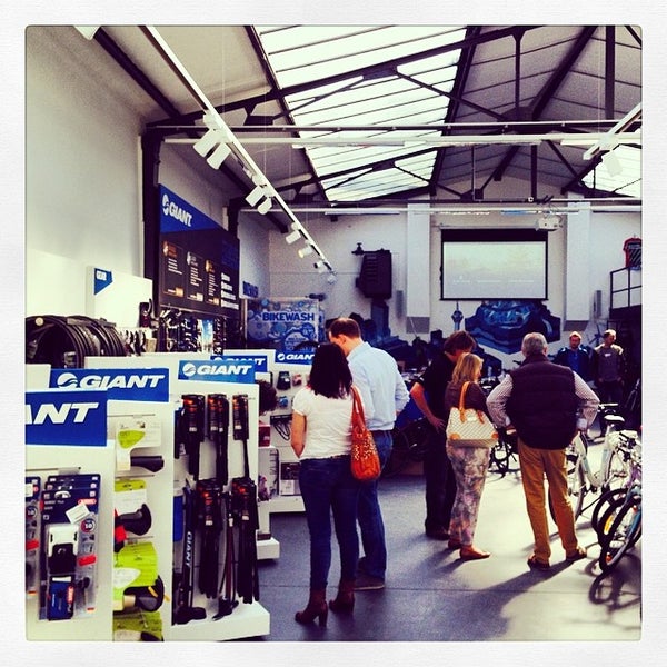 Photo taken at GIANT CYCLING WORLD by THE DORF •. on 3/29/2014
