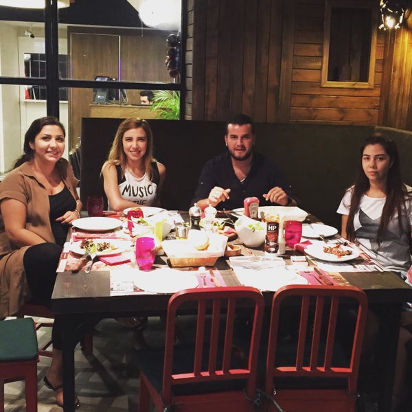 Photo taken at Nişet Steakhouse &amp; Lounge by Yılmaz U. on 8/26/2015