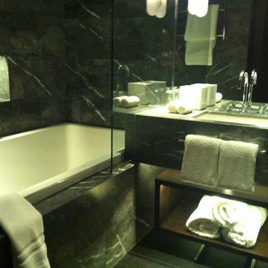 11/25/2012にAnastasia S.がSouth Place Hotelで撮った写真