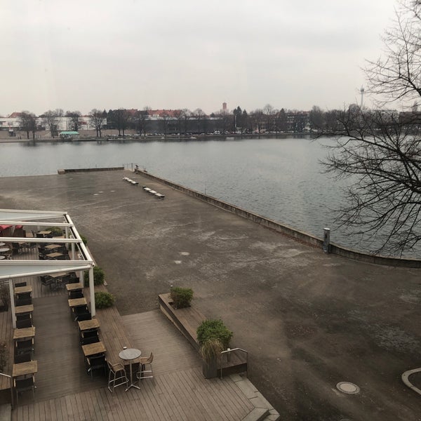 Photo prise au Courtyard by Marriott Hannover Maschsee par S 🤗 le11/21/2018
