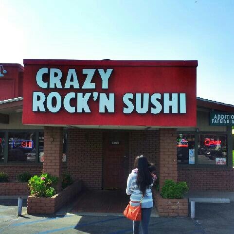 Photo taken at Crazy Rock&#39;N Sushi by Darren Christopher B. on 3/21/2013