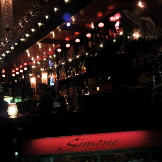 1/4/2013 tarihinde Alexander N.ziyaretçi tarafından Simone Martini Bar &amp; Cafe'de çekilen fotoğraf