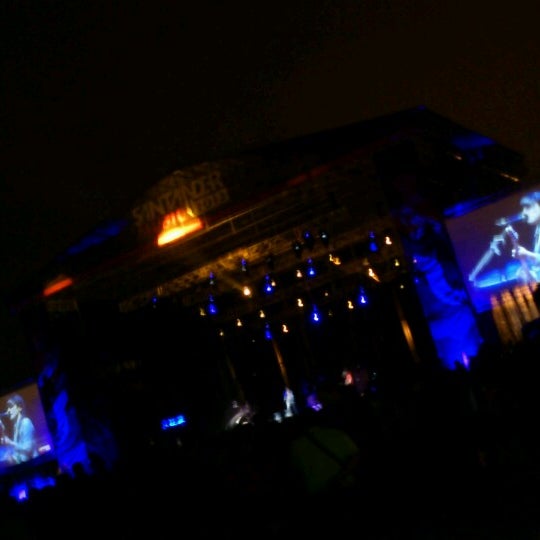 รูปภาพถ่ายที่ Santander Music Festival โดย Gema G. เมื่อ 8/3/2013
