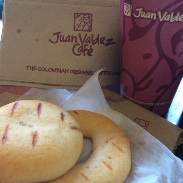 Foto tirada no(a) Juan Valdez Cafe por Vivian N. em 4/15/2014