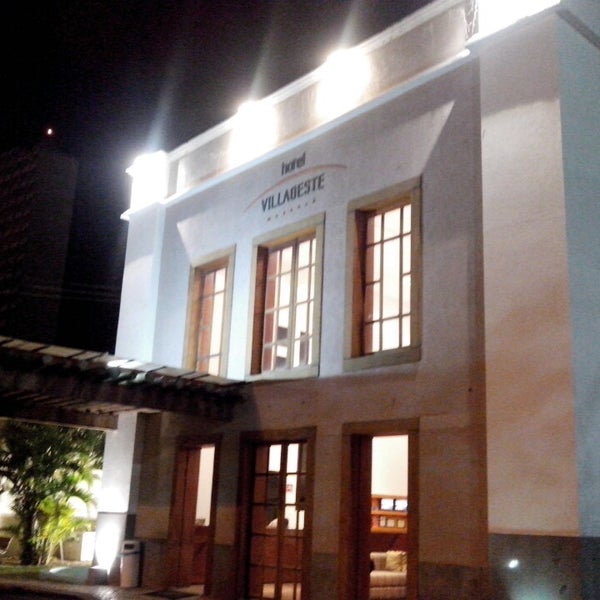 Foto tirada no(a) Hotel VillaOeste por Ricardo A. em 12/26/2014