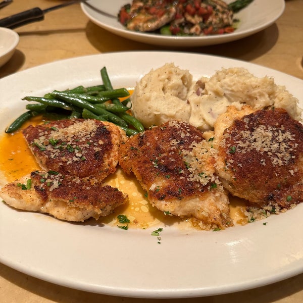 The Cheesecake Factory American Restaurant in Camelback East