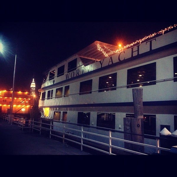 11/26/2012 tarihinde William C.ziyaretçi tarafından World Yacht'de çekilen fotoğraf