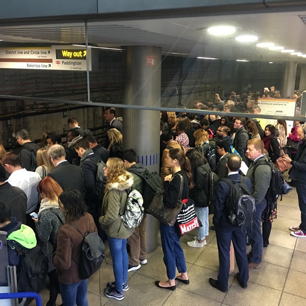 Photo taken at Paddington London Underground Station (Hammersmith &amp; City and Circle lines) by Chandeep K. on 10/26/2017