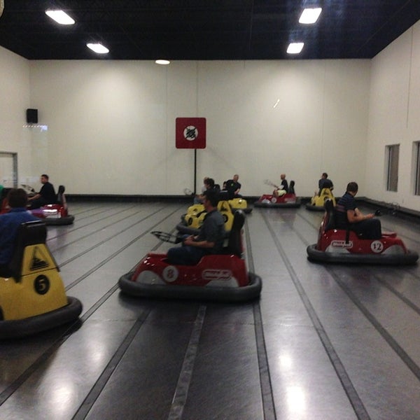 Photo prise au WhirlyBall Twin Cities par Pedro R. le7/30/2013