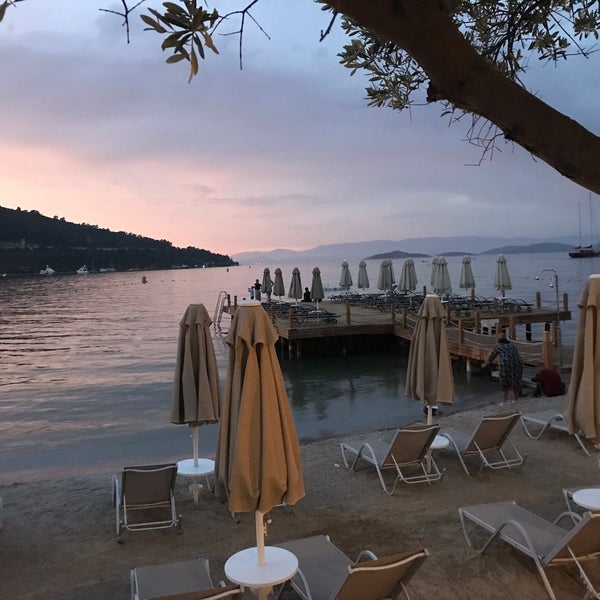 Photo taken at Izer Hotel Beach Club by İnanç Oskay on 5/29/2019