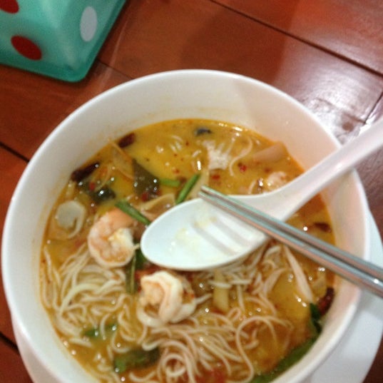 Ramen to dragon. Сливочный рамен. Толстовка с драконом. Dragons ramen. Японский дракон суши.