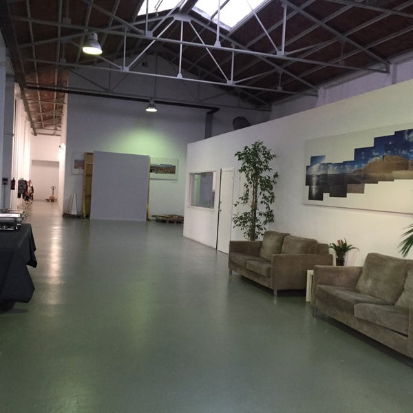 Офис футбольного клуба. H10 madison. Барса реал 5 1. Barcelona studios. Барселона офис.