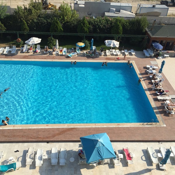 8/22/2016 tarihinde Kasap D.ziyaretçi tarafından Pelikan Otel Yüzme Havuzu'de çekilen fotoğraf
