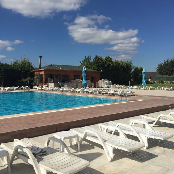 Foto tirada no(a) Pelikan Otel Yüzme Havuzu por Kasap D. em 8/16/2016