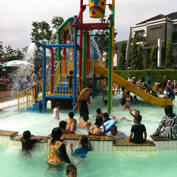 Kolam Renang Taman Palem Kolam Di Duren Sawit