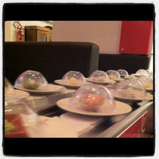 11/8/2012にJuliana F.がKeemo, Sushi em Movimentoで撮った写真