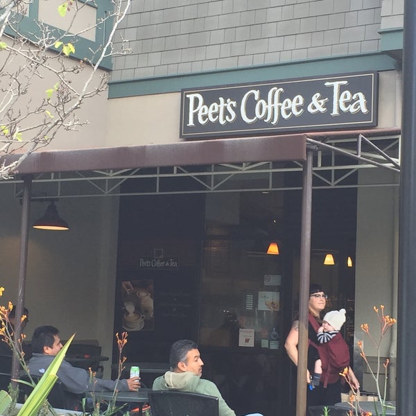 Снимок сделан в Peet&#39;s Coffee &amp; Tea пользователем Andrea Joyce W. 5/19/2015