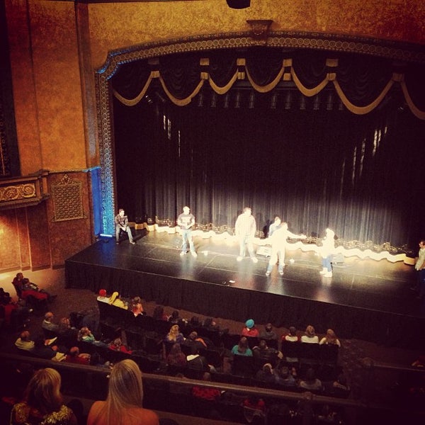 รูปภาพถ่ายที่ Gillioz Theatre โดย Donnie R. เมื่อ 1/1/2013