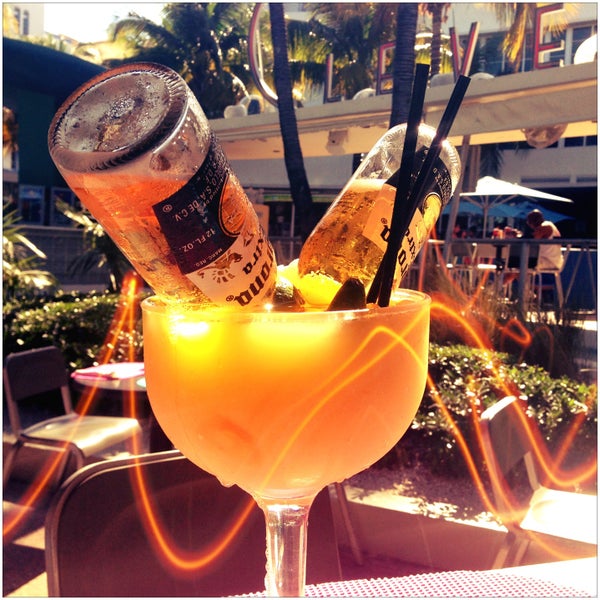 5/7/2013にPaul Z.がClevelander South Beach Hotel and Barで撮った写真