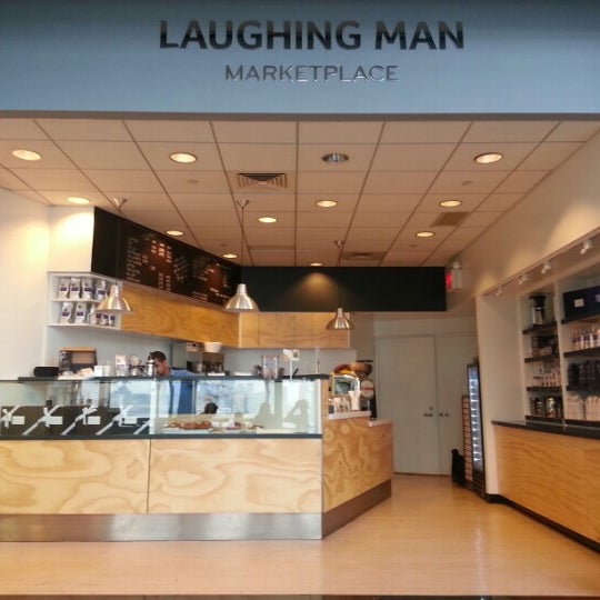 Foto tomada en Laughing Man Coffee &amp; Tea  por Mike el 10/4/2012