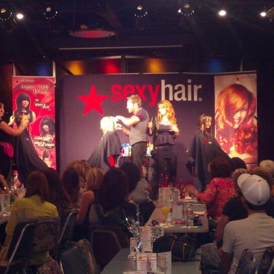 9/23/2012에 Chara M.님이 Capitol City Comedy Club에서 찍은 사진