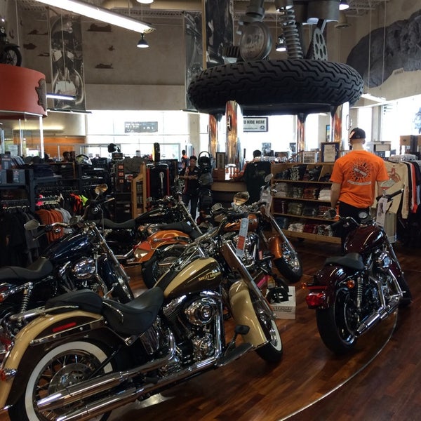 Foto tomada en Peterson&#39;s Harley-Davidson of Miami  por Nikolay K. el 5/17/2014